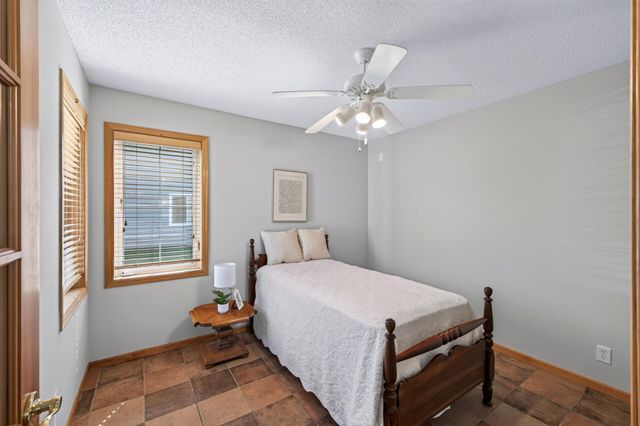 6975 Eagle Trail, Centerville, MN 55038