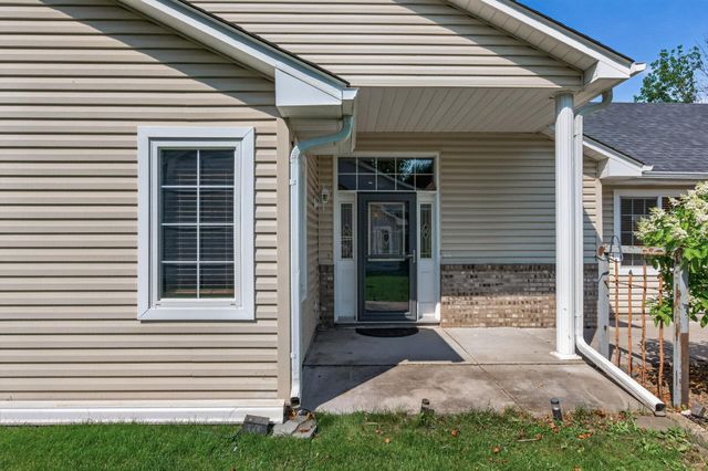 6975 Eagle Trail, Centerville, MN 55038