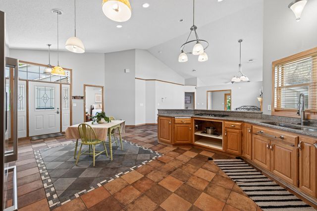 6975 Eagle Trail, Centerville, MN 55038