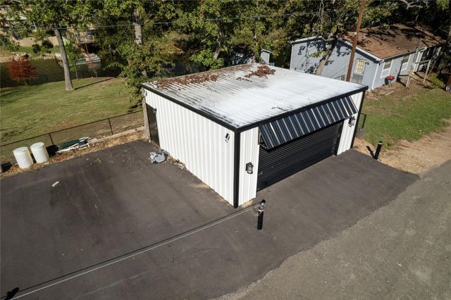 195 Lake Creek Drive, Mabank, TX 75156