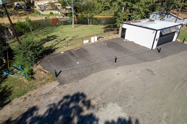 195 Lake Creek Drive, Mabank, TX 75156