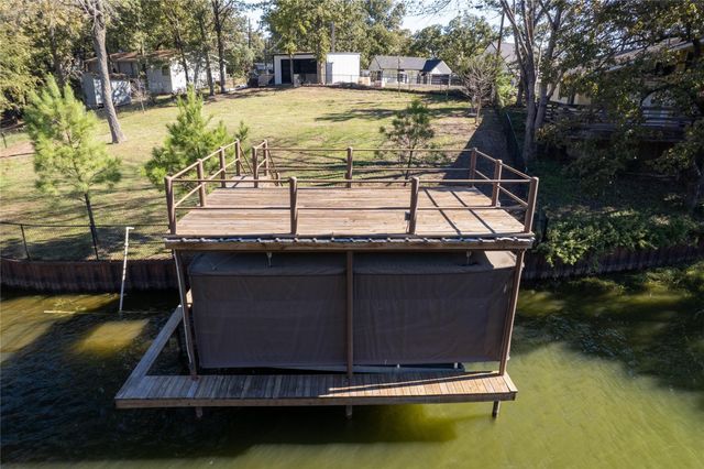 195 Lake Creek Drive, Mabank, TX 75156