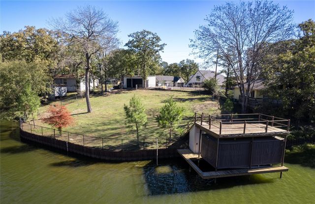 195 Lake Creek Drive, Mabank, TX 75156