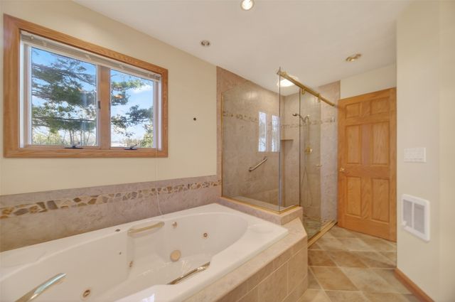 115 FOX HOLLOW Lane, Erie, PA 16511