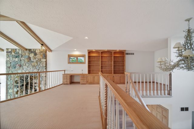 115 FOX HOLLOW Lane, Erie, PA 16511