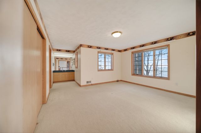 115 FOX HOLLOW Lane, Erie, PA 16511