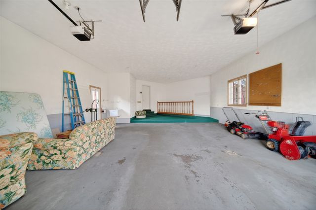 115 FOX HOLLOW Lane, Erie, PA 16511