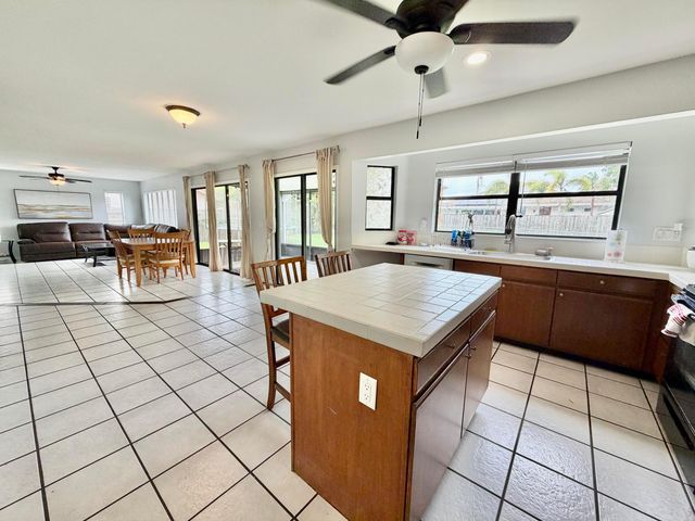 6048 Garrett Street, Jupiter, FL 33458