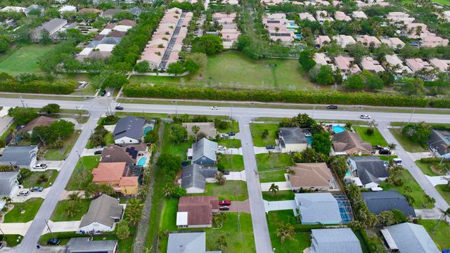 6048 Garrett Street, Jupiter, FL 33458