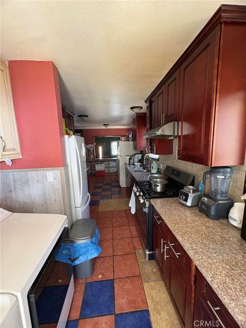 2234 Cypress, Santa Ana, CA 92707