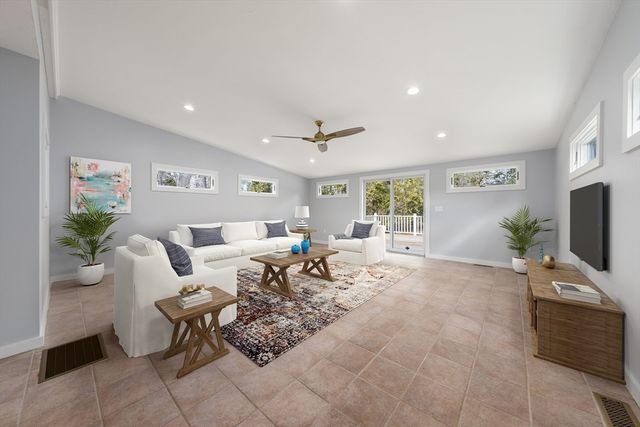 5 Lanes End, Natick, MA 01760