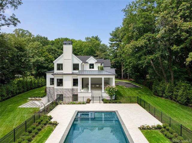110 Dogwood Avenue, Roslyn Harbor, NY 11576