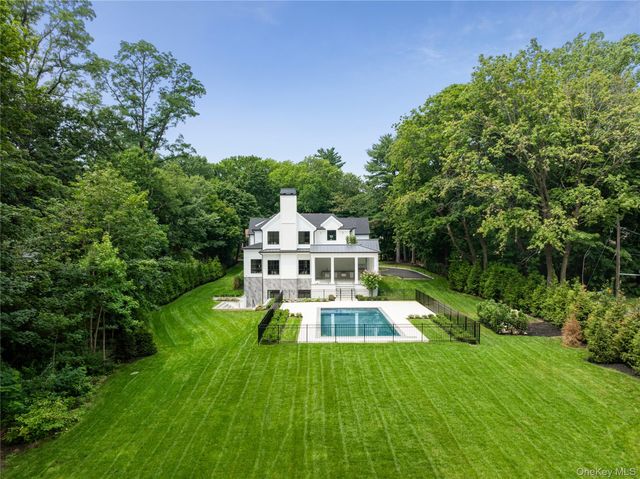 110 Dogwood Avenue, Roslyn Harbor, NY 11576