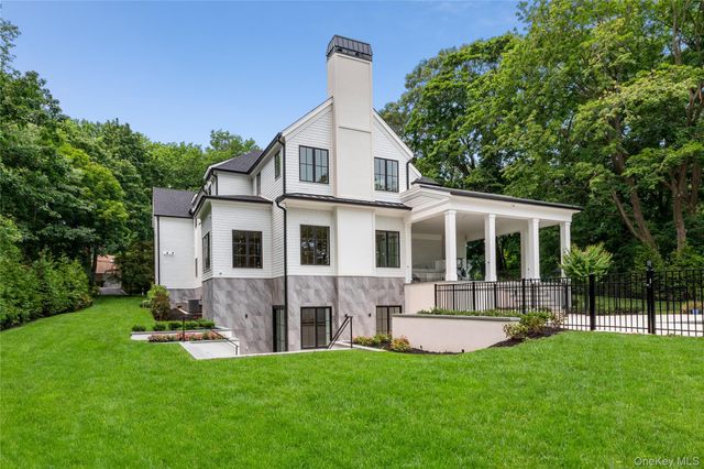 110 Dogwood Avenue, Roslyn Harbor, NY 11576