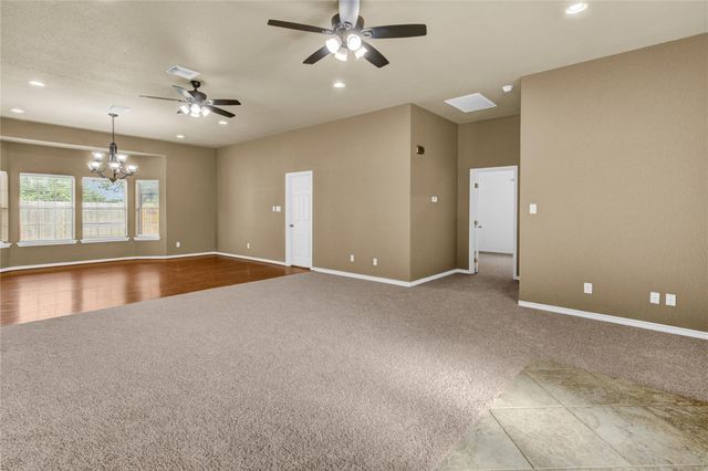 420 Forest Oaks Lane, Lake Jackson, TX 77566