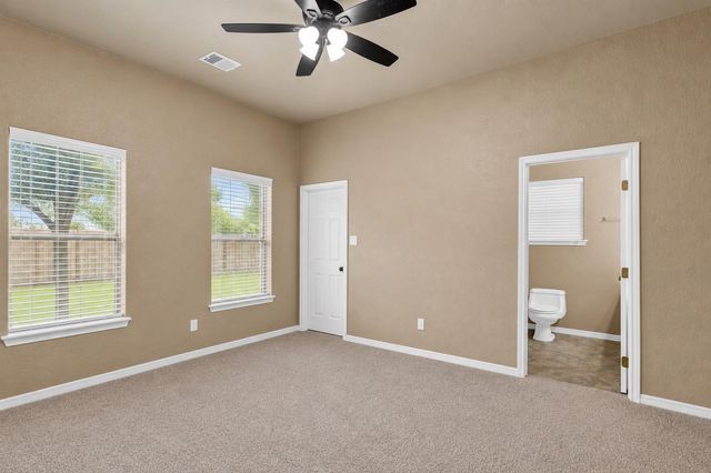 420 Forest Oaks Lane, Lake Jackson, TX 77566