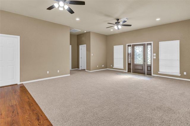 420 Forest Oaks Lane, Lake Jackson, TX 77566