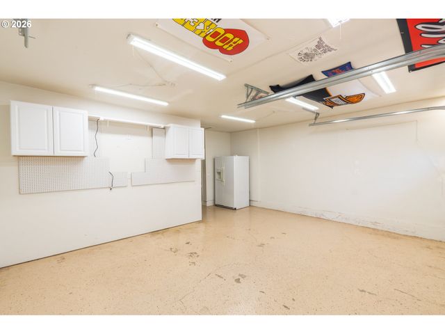 7025 Sw 103RD Ave, Beaverton, OR 97008