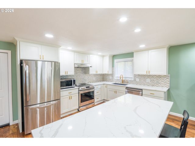 7025 Sw 103RD Ave, Beaverton, OR 97008