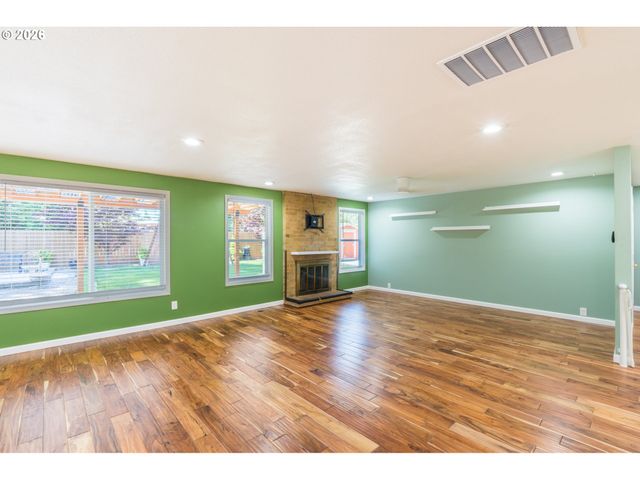 7025 Sw 103RD Ave, Beaverton, OR 97008