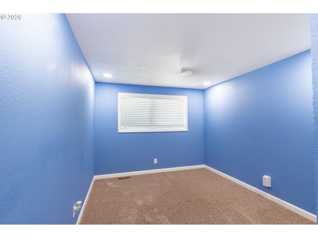 7025 Sw 103RD Ave, Beaverton, OR 97008