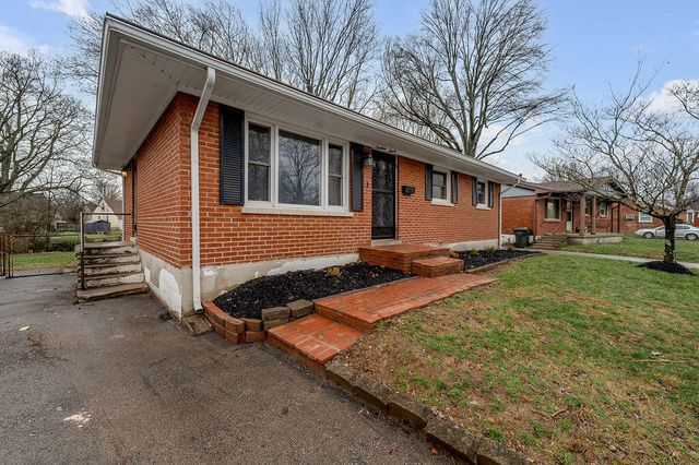 1911 Kingtree Court, Lexington, KY 40505