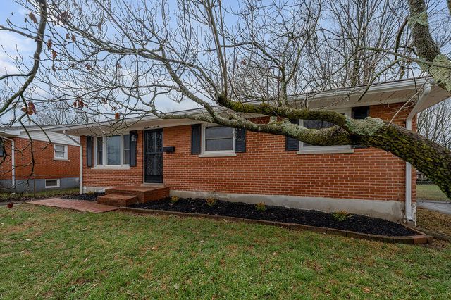 1911 Kingtree Court, Lexington, KY 40505