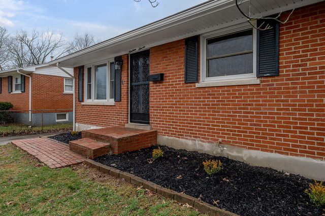 1911 Kingtree Court, Lexington, KY 40505