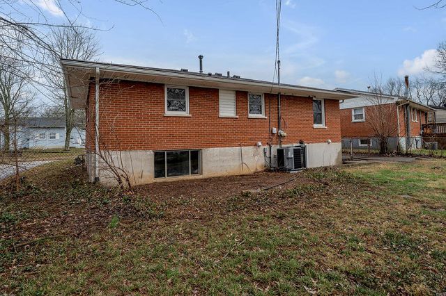 1911 Kingtree Court, Lexington, KY 40505