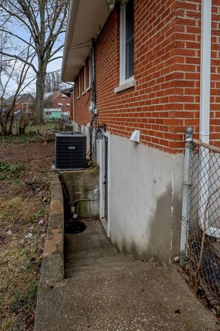 1911 Kingtree Court, Lexington, KY 40505