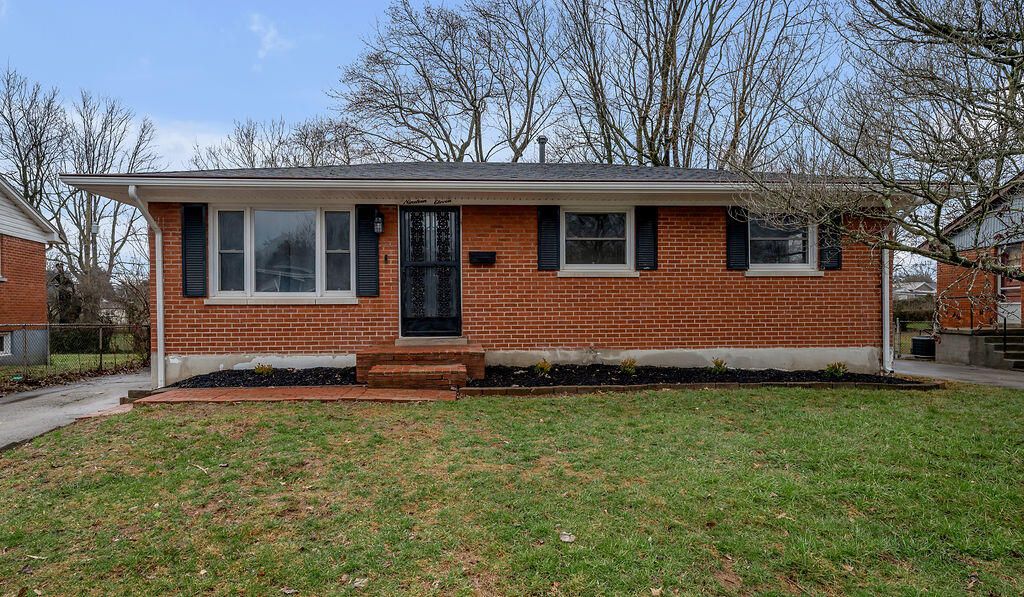 1911 Kingtree Court, Lexington, KY 40505