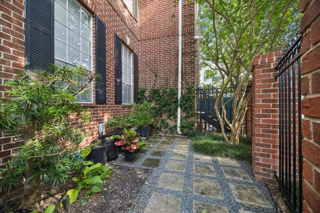 6845 Staffordshire Boulevard, Houston, TX 77030