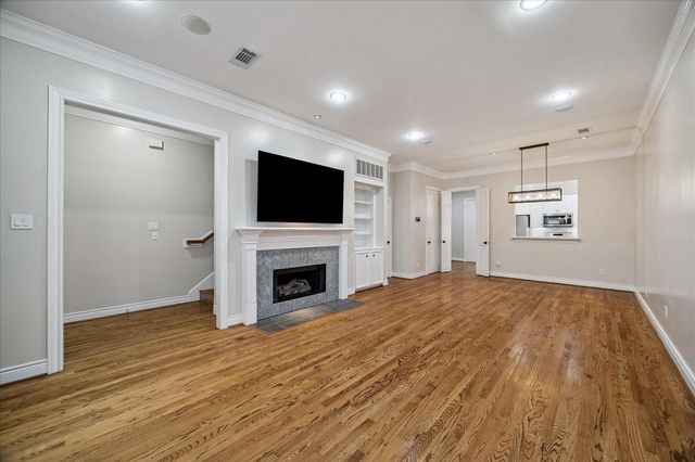 6845 Staffordshire Boulevard, Houston, TX 77030
