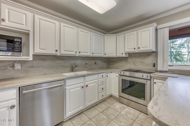431 Brentwood Pvt Drive, Bristol, TN 37620