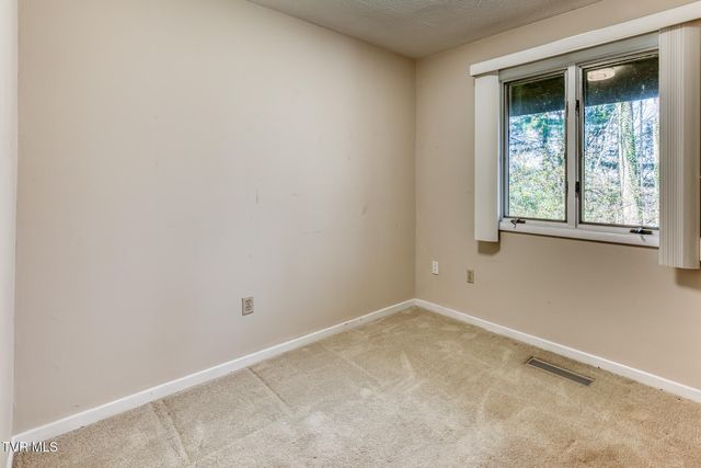 431 Brentwood Pvt Drive, Bristol, TN 37620
