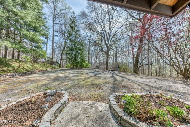 431 Brentwood Pvt Drive, Bristol, TN 37620