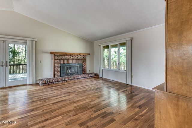 431 Brentwood Pvt Drive, Bristol, TN 37620
