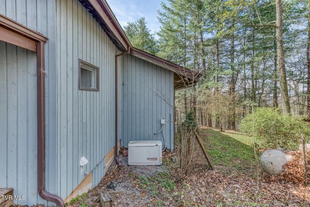 431 Brentwood Pvt Drive, Bristol, TN 37620