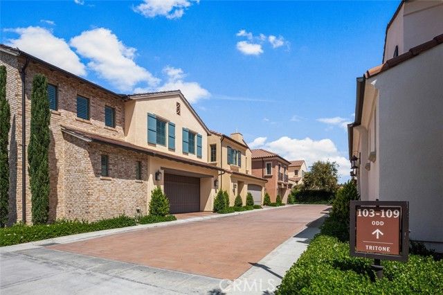 107 Tritone, Irvine, CA 92602