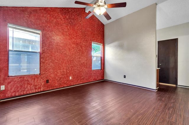 5000 Fontenay DR, Austin, TX 78744