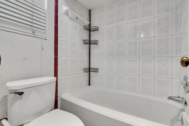 5000 Fontenay DR, Austin, TX 78744