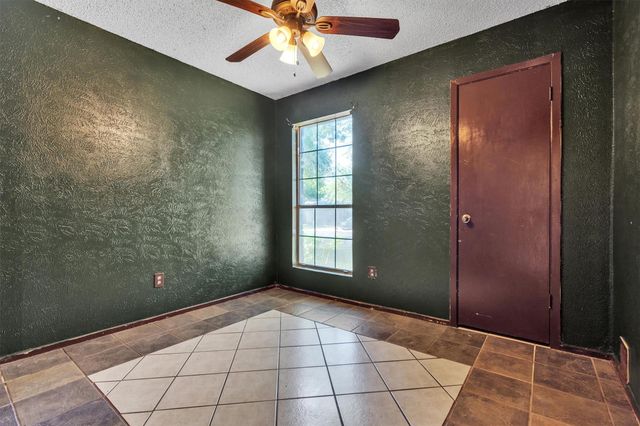 5000 Fontenay DR, Austin, TX 78744