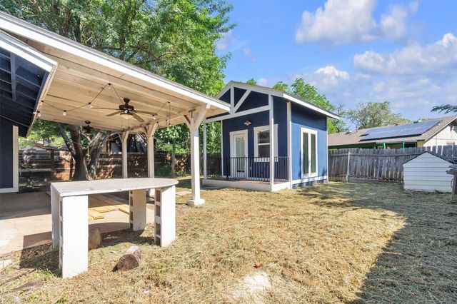 5000 Fontenay DR, Austin, TX 78744