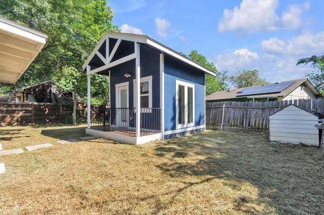 5000 Fontenay DR, Austin, TX 78744