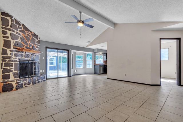 5000 Fontenay DR, Austin, TX 78744