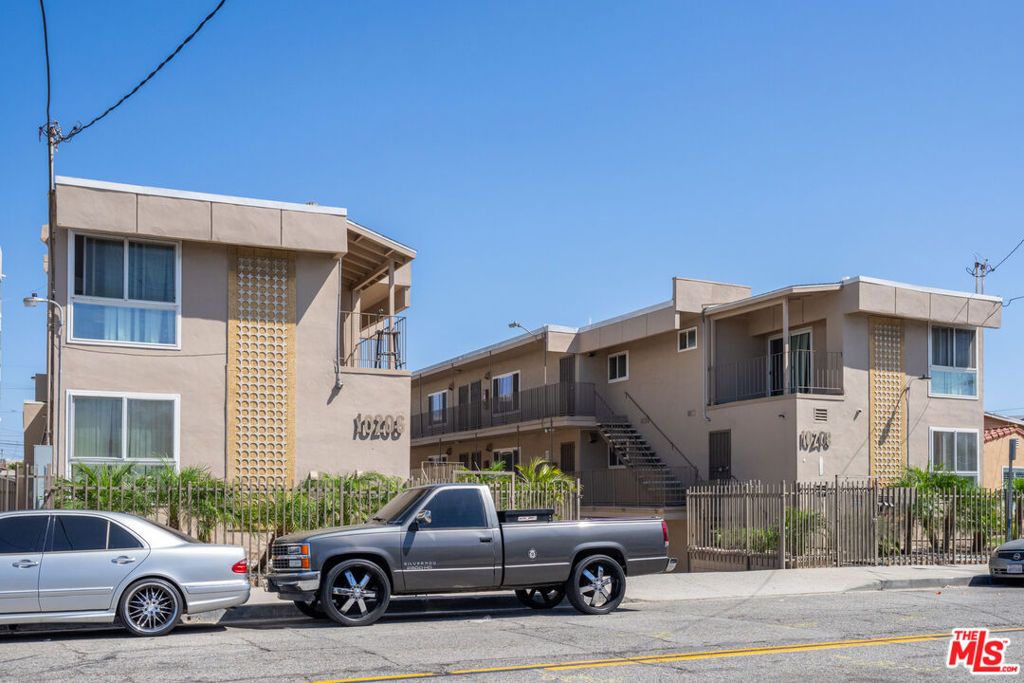 10206 S Inglewood Avenue, Inglewood, CA 90304 — photo 3