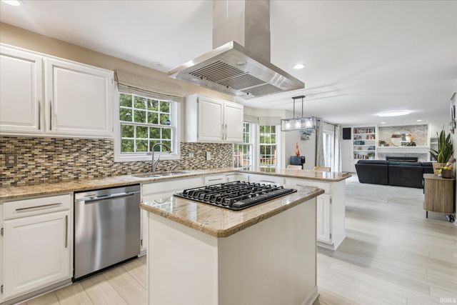 50749 Canyon Ridge Drive, Granger, IN 46530