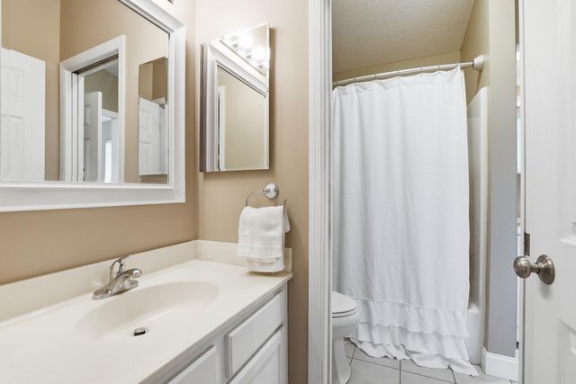 2078 Mainstreet, Hopkins, MN 55343