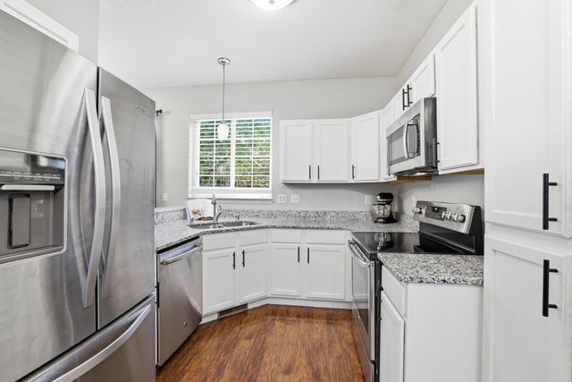 2078 Mainstreet, Hopkins, MN 55343