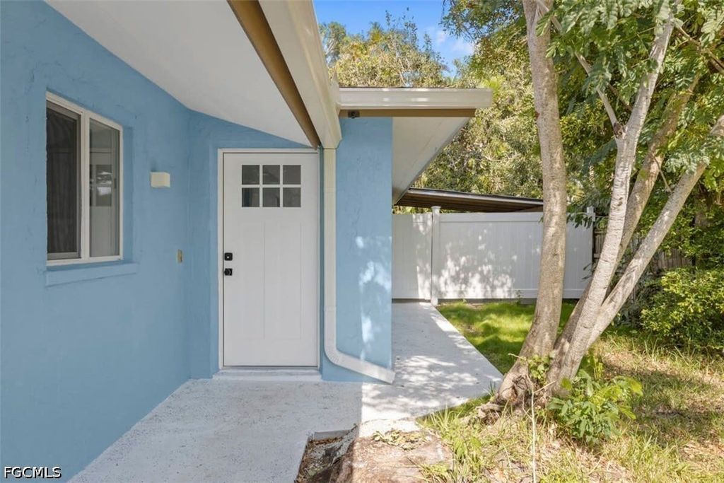 817-819 Indiana AVE, Fort Myers, FL 33908